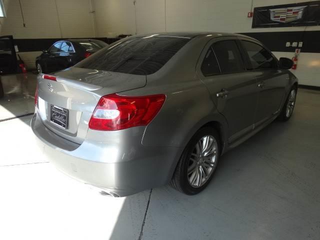 Suzuki Kizashi 2012 photo 3