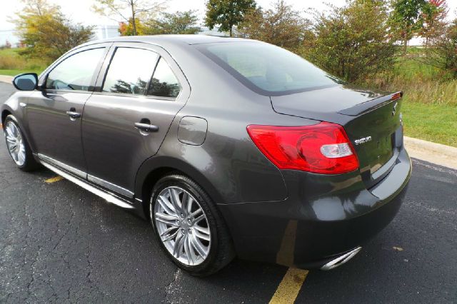 Suzuki Kizashi 2012 photo 1