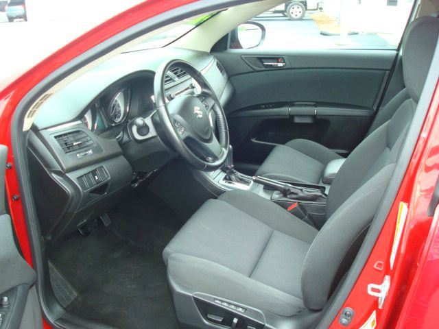 Suzuki Kizashi 2012 photo 2