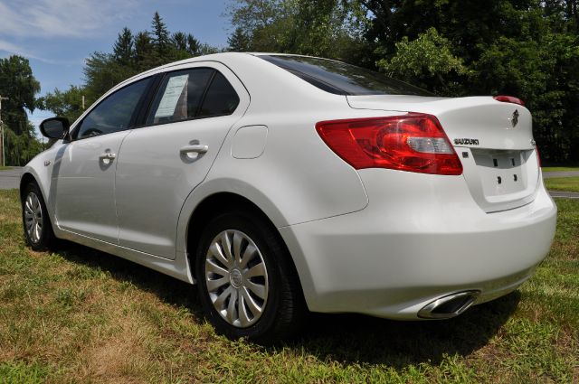 Suzuki Kizashi 2012 photo 1
