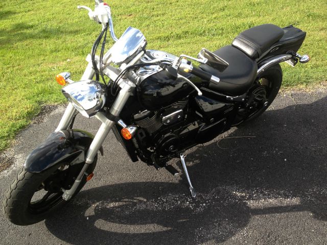 Suzuki M50 2008 photo 1