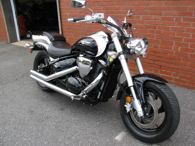 Suzuki M50 2009 photo 4