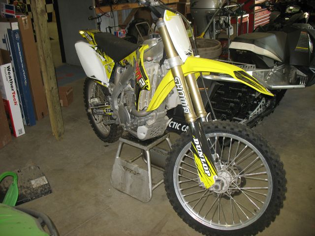 Suzuki RMZ 450 2008 photo 1