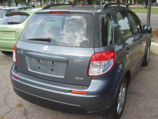 Suzuki SX4 Crossover 2008 photo 4