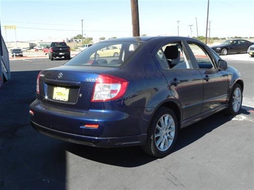 Suzuki SX4 Crossover 2008 photo 2