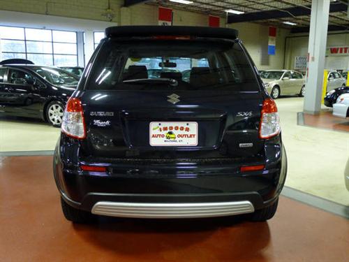 Suzuki SX4 Crossover 2008 photo 4