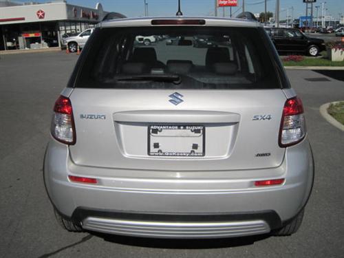 Suzuki SX4 Crossover 2008 photo 3