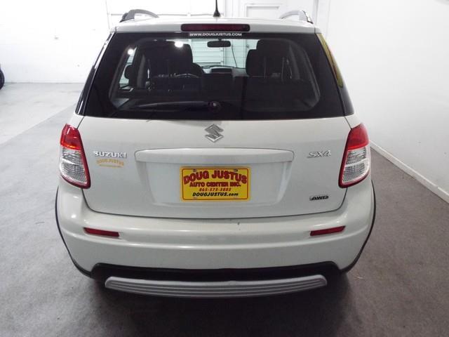 Suzuki SX4 Crossover 2008 photo 3