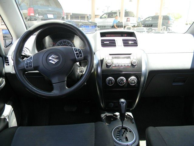 Suzuki SX4 Sedan 2008 photo 4