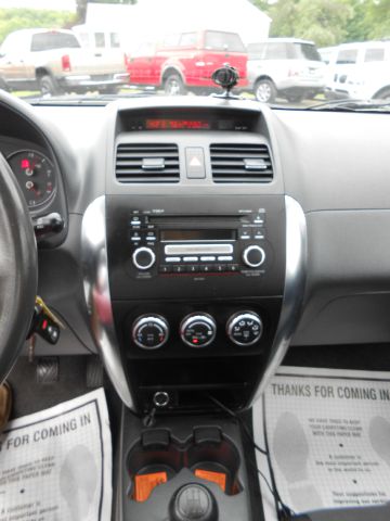 Suzuki SX4 Sedan 2008 photo 13