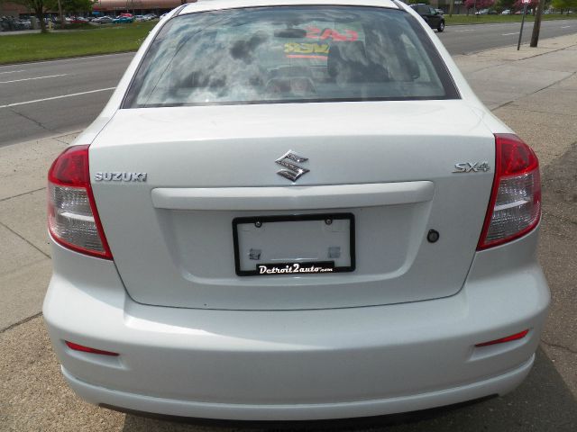 Suzuki SX4 Sedan Sport Quattro SUV