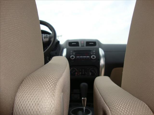 Suzuki SX4 Sedan 2010 photo 3