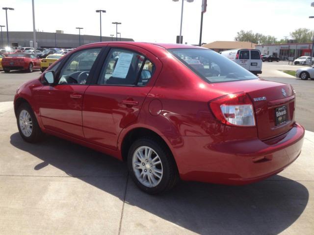 Suzuki SX4 Sedan 2012 photo 3