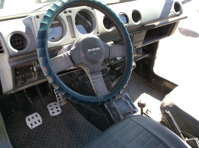Suzuki Samurai 1987 photo 1