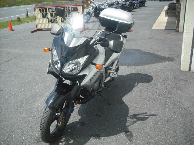 Suzuki V Strom 2003 photo 2