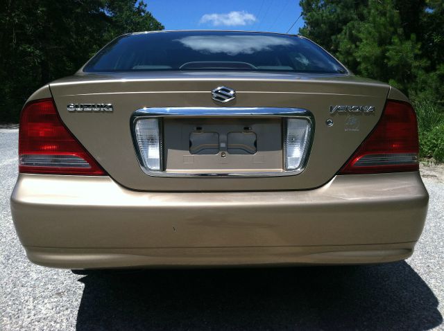 Suzuki Verona 2004 photo 2