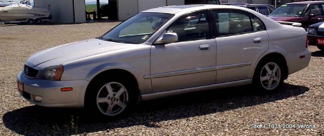 Suzuki Verona 2004 photo 2