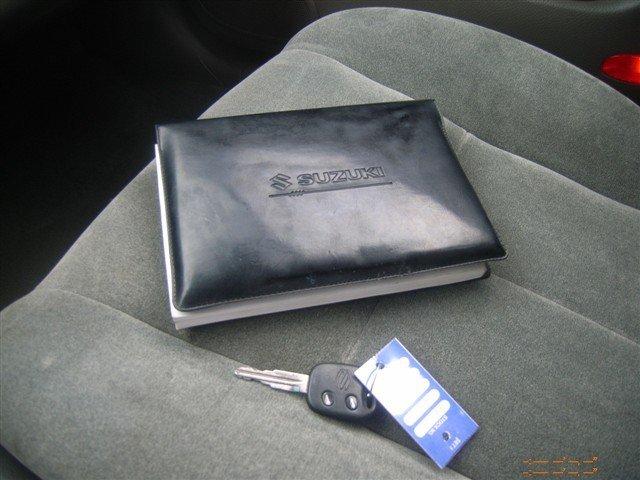 Suzuki Verona 2004 photo 4