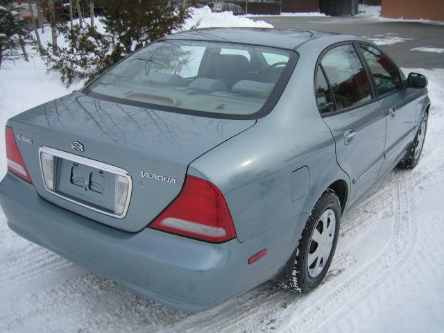 Suzuki Verona 2005 photo 2