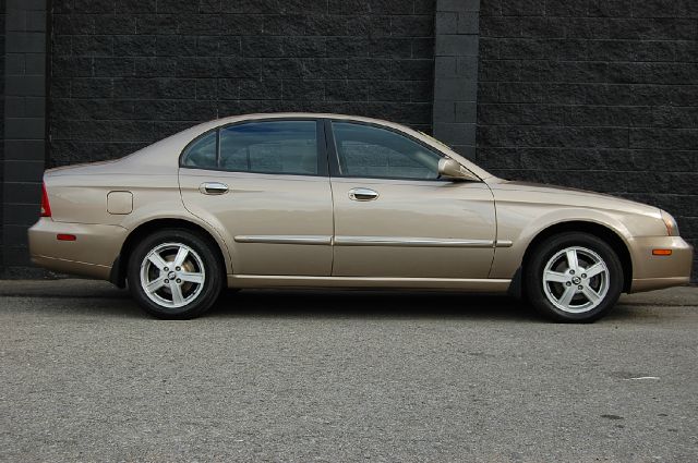 Suzuki Verona 2005 photo 2