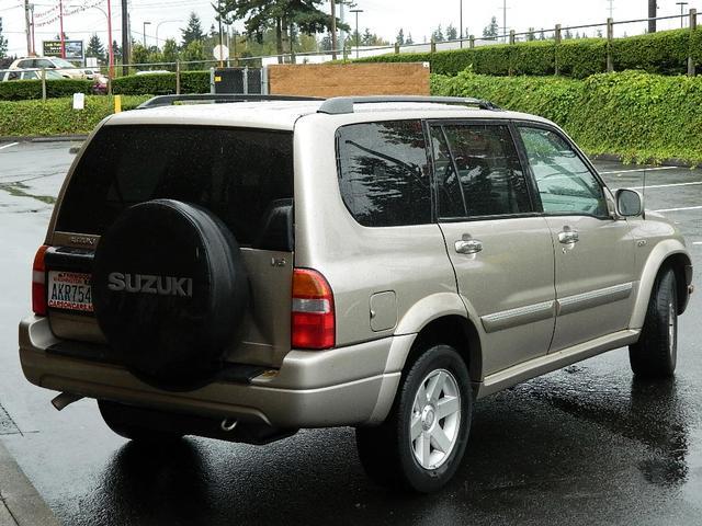 Suzuki XL-7 2001 photo 0