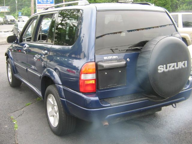 Suzuki XL-7 2001 photo 2