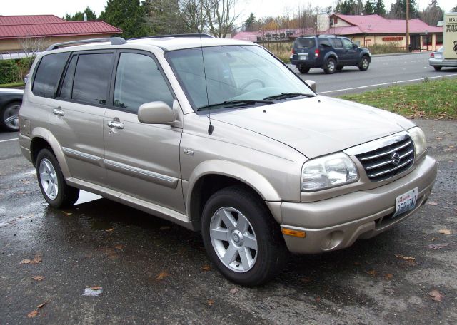 Suzuki XL-7 2001 photo 2