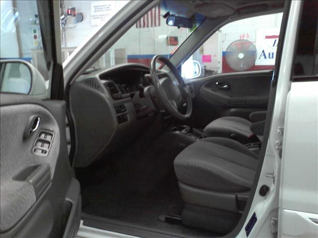 Suzuki XL-7 2001 photo 2