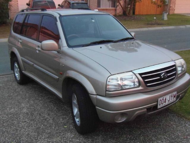 Suzuki XL-7 Wagon 300te AUTO SUV