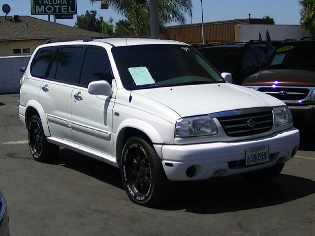 Suzuki XL-7 2002 photo 3