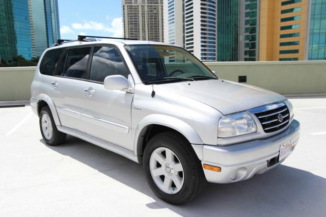 Suzuki XL-7 2002 photo 2