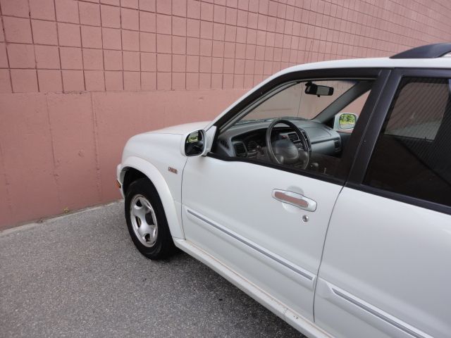 Suzuki XL-7 2002 photo 2