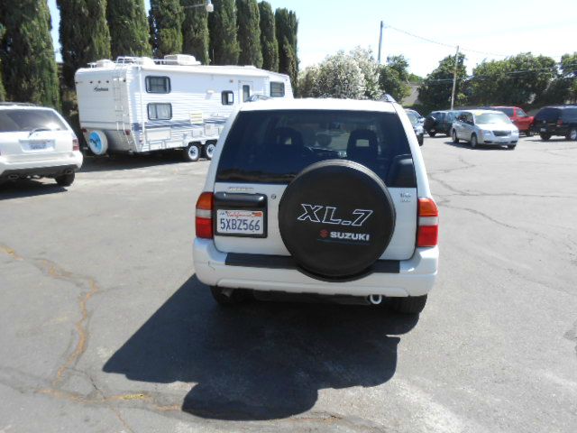 Suzuki XL-7 Wagon 300te AUTO SUV