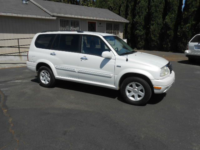 Suzuki XL-7 2002 photo 2