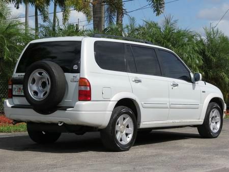 Suzuki XL-7 2002 photo 1