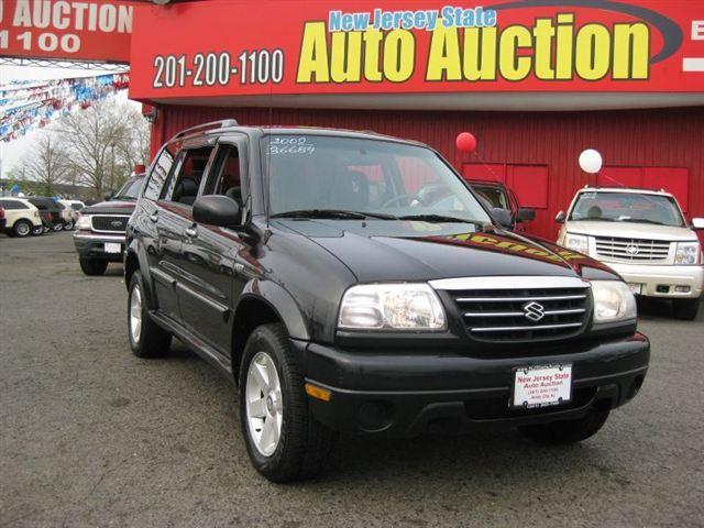 Suzuki XL-7 Silver Shadow Long Wheelbase Sport Utility