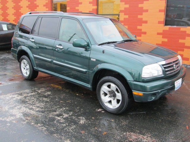 Suzuki XL-7 LE 4-door Unspecified