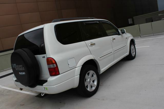 Suzuki XL-7 2002 photo 1