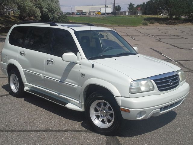 Suzuki XL-7 Super SUV