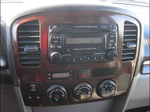 Suzuki XL-7 2004 photo 2