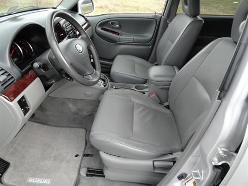 Suzuki XL-7 2004 photo 3