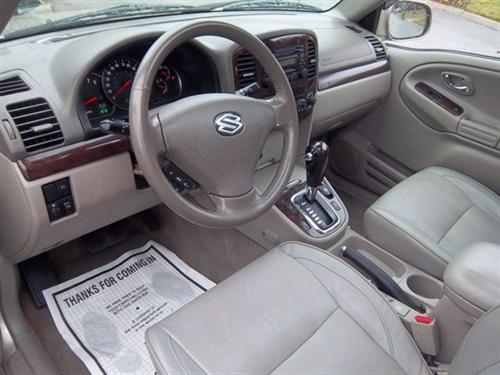 Suzuki XL-7 2004 photo 3
