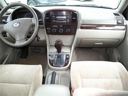 Suzuki XL-7 2004 photo 4