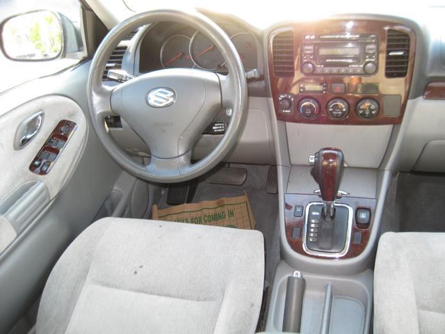 Suzuki XL-7 2004 photo 1