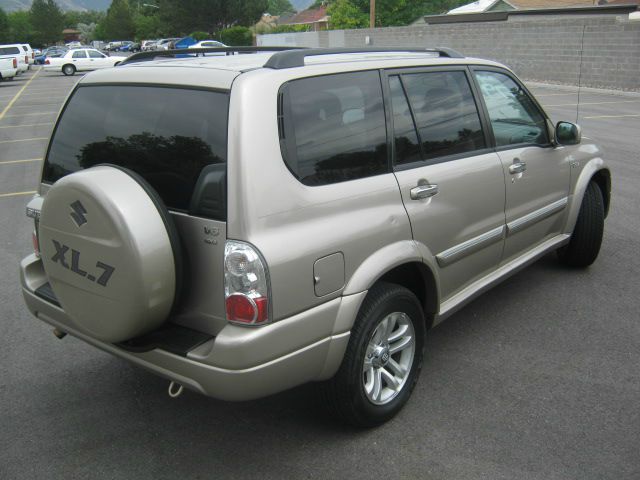Suzuki XL-7 2004 photo 0