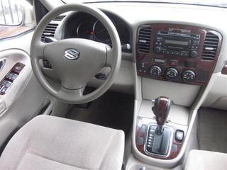 Suzuki XL-7 2004 photo 2