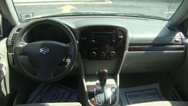 Suzuki XL-7 2004 photo 1