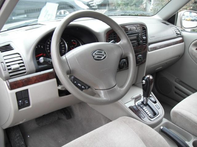 Suzuki XL-7 2005 photo 2