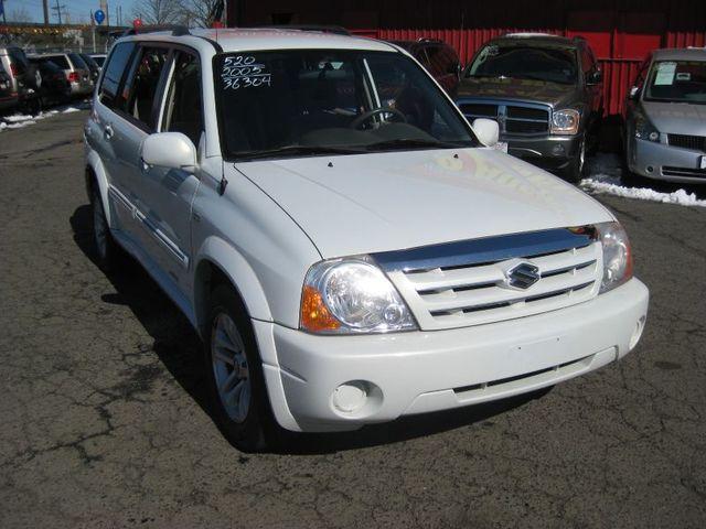 Suzuki XL-7 2005 photo 1