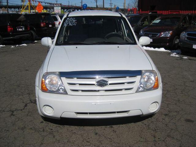 Suzuki XL-7 2005 photo 2